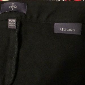 EUC NYDJ Black Ponte Legging size 22W